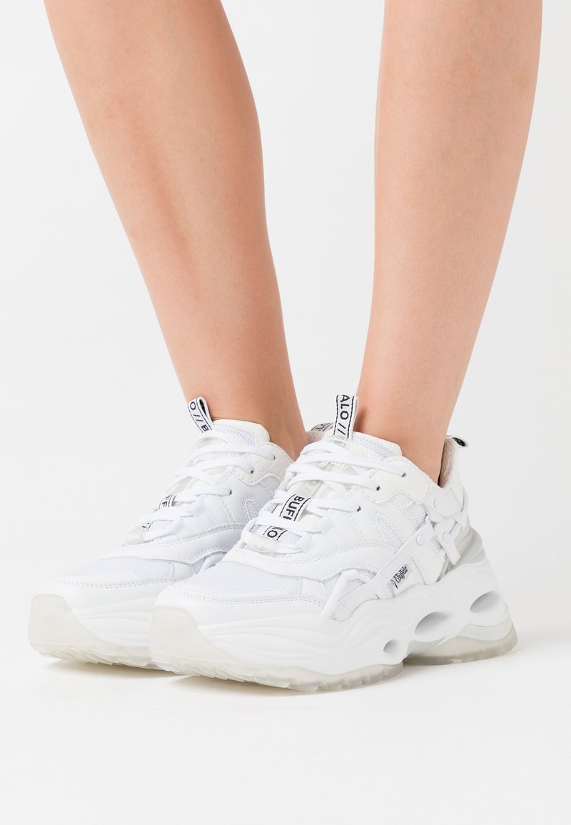 Buffalo - TRIPLET HOLLOW - Sneakers basse - white, Ingrandire