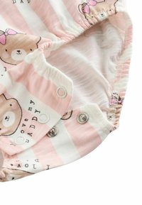 Combinaison rose pour enfants avec des illustrations d'ours, des rayures, des fermetures à pression et un tissu doux avec le texte « J'aime mon PAPA. »
