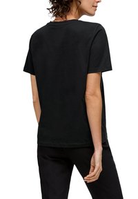 s.Oliver IM LOOSE FIT - T-Shirt basic - schwarz