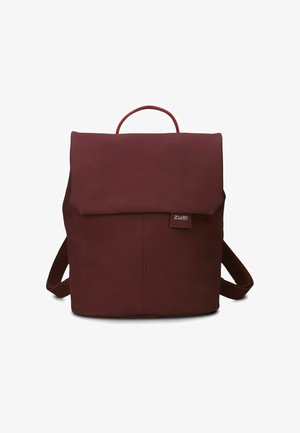 Zaino compatto bordeaux con chiusura a patta, manico superiore, spallacci regolabili e piccolo tag "zwei" al centro frontale.