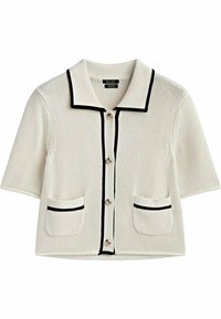 Krótki biały kardigan dzianinowy z teksturowanym wzorem, czarnym wykończeniem, dwoma przednimi kieszeniami i dużymi okrągłymi guzikami.