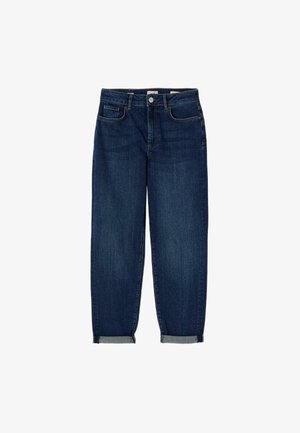 Tummansiniset farkut, joissa käännetyt lahkeet, klassinen viiden taskun malli ja nappisuljenta, aseteltuna tasaisesti valkoiselle taustalle.