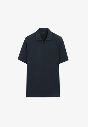 Polo en maille bleu marine à manches courtes avec motif texturé et col ouvert, posé à plat sur fond blanc.