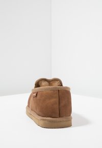 Thumbnail Image 4