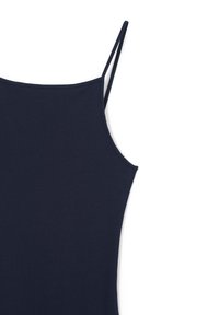 Débardeur sans manches bleu marine avec de fines bretelles doubles et un décolleté droit sur fond blanc.