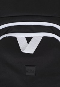 Urban Classics Sportska torba s vezicom - black/black/white
