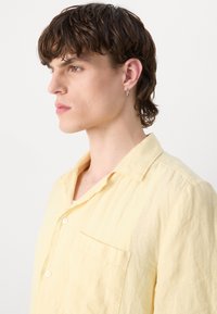 HUGO ELLINO - Marškiniai - medium yellow