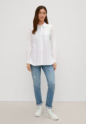 MIT STREIFEN-DETAIL - Button-down blouse - weiß