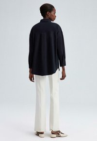 Touché Privé EMBROIDERED FRONT - Camicia - black
