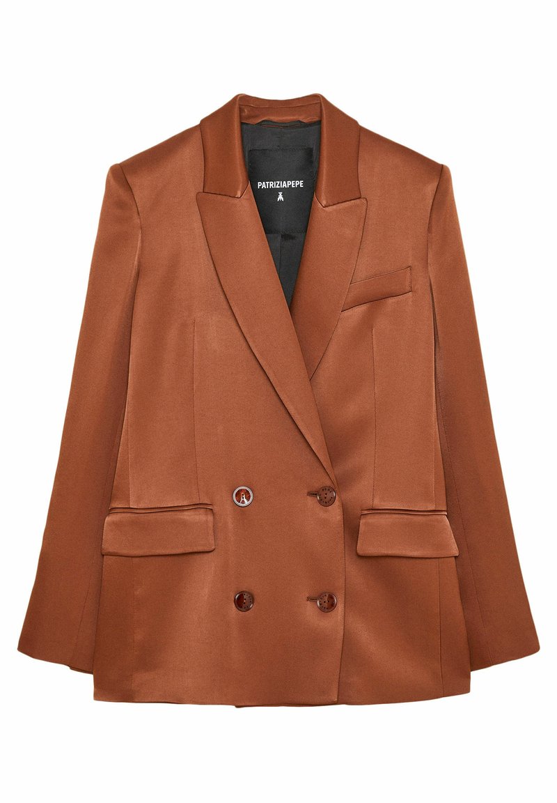 Bruine dubbel geplooide satijnen blazer met notch-lapels, twee voorflapzakken, borstzak en vier donkerbruine knopen.