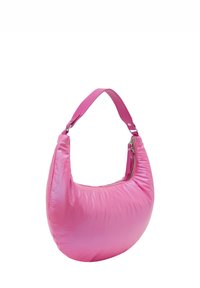 Rosa nylon hobo taske med en glat tekstur, buet form og en enkelt rem. Har en lynlåslukning og diskrete syninger.