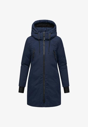 Parka di colore blu navy, imbottita, con colletto alto, chiusura con zip e due tasche laterali. Presenta cordoncini regolabili e polsini neri. Materiale leggero.