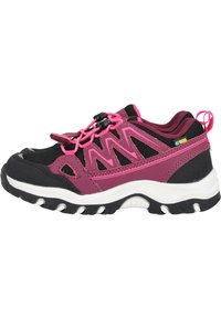 Børnesportsko med sort bund, pink detaljer, mesh-materiale og en mønstret sål. Har toggle snørebånd og en forstærket hæl.