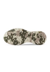 Schuhsohle mit einem wellenförmigen Camouflage-Muster in Grün, Beige und Weiß. Hergestellt aus strapazierfähigem Gummi, mit strukturierten Griffen für besseren Halt.