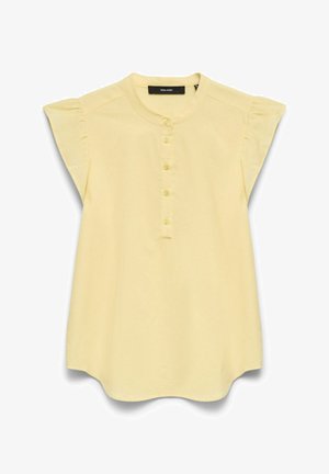 Lysegul bluse til kvinder med korte flutterærmer, rund halsudskæring og en forplade med fem knapper.