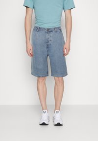 Brave Soul BURROW - Jeansshorts - light blue wash