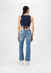 LTB ROXY - Calças de ganga à boca de sino - vicky wash