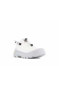 Λευκό αθλητικό παπούτσι με ανθεκτική γκρι σόλα, διακριτικά από διχτυωτό υλικό, μαύρες λεπτομέρειες και κλείσιμο με σκοινί για εύκολη ρύθμιση.