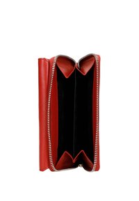 Rode leren portemonnee met een ritssluiting, twee grote compartimenten en een elegant interieur met een zwarte stofvoering.