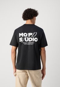 Marc O'Polo DENIM GRAPHIC OVERZIDED FIT - Marškinėliai su spaudiniu - black