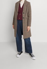 Vero Moda Klasický kabát - tan