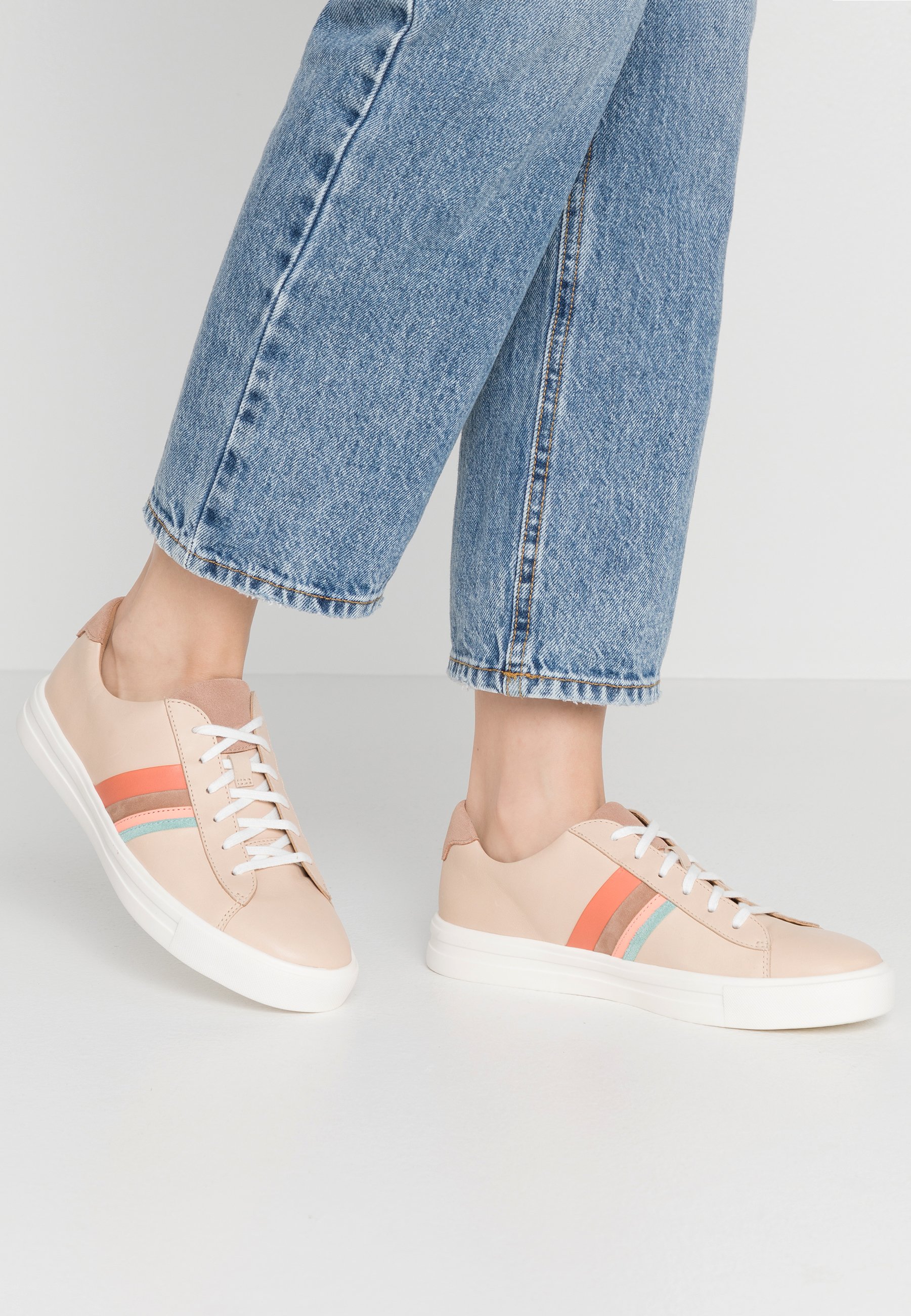 clarks un maui band sneaker