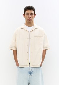 PULL&BEAR - SHORT SLEEVE  - Overhemd - beige Miniatuurafbeelding 1
