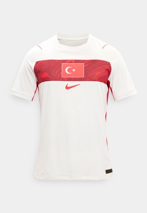 Weißes Sporttrikot mit rotem, gemustertem Brustpaneel, türkischem Flaggenemblem und rotem Nike-Swoosh unter der Flagge.