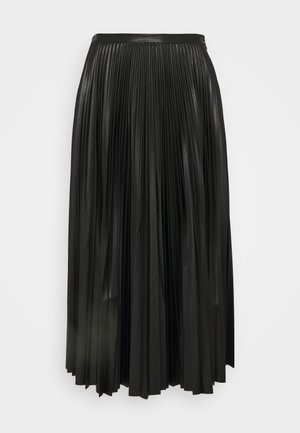 Falda midi negra plisada con cintura alta y pretina lisa, hecha de material de cuero sintético brillante.