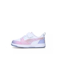 Sneaker multicolore con tomaia bianca, accenti rosa e lavanda, pannelli in rete e una chiusura con una sola striscia in velcro.