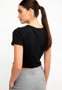 Next SLIM FIT SHORT SLEEVE CREW NECK   - T-shirts basic - black
