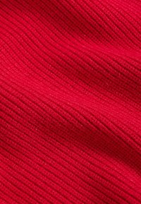 Marks & Spencer Trui - red