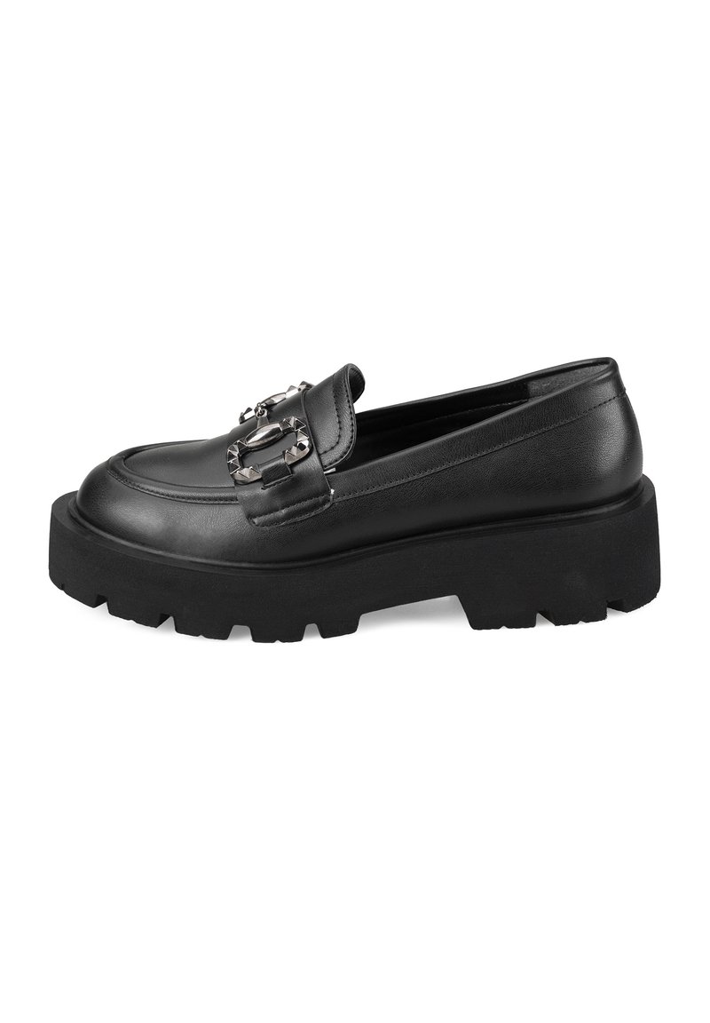Zwarte leren instappers met een chunky platformzool en metalen gespdetail op de wreef. Glad oppervlak en rond teenontwerp.