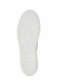 Suola di sneaker in gomma bianca con motivo antiscivolo testurizzato e accenti circolari. Presenta una forma liscia e arrotondata e dettagli di marchio.