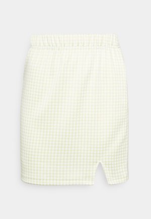 Saia em gingham verde claro com cintura elástica, apresentando uma bainha dividida e uma textura suave. O tecido estampado confere um aspecto xadrez.