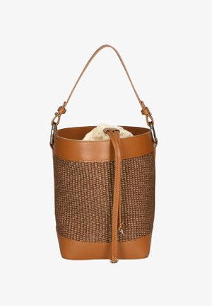 Sac seau tissé marron avec un dessus en cuir beige et une sangle. Dispose d'une fermeture à cordon et d'une texture lisse avec des accents sur la base.