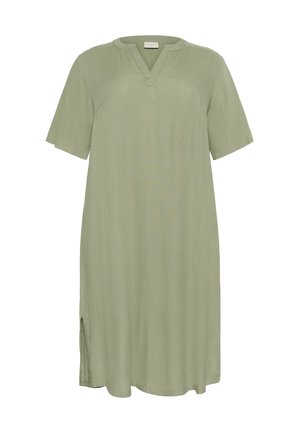 Kurzarmkleid in Hellgrün, aus weichem Stoff. Mit einem V-Ausschnitt und einem Knopfdetail sowie seitlichen Schlitzöffnungen für einen bequemen Tragekomfort.