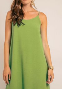 Dona x Lisa LONGUE IGGY - Robe longue - vert pistache