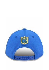 Blaues Baseballcap mit verstellbarem Riemen. Auf der Rückseite befindet sich ein gesticktes, gelbes NFL-Logo. Strukturierter Stoff mit einem gebogenen Schirm.