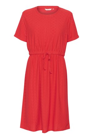Rochie roșie cu mâneci scurte, cu guler rotund, talie elastică și textură cu găuri, având un design liber și fluid.