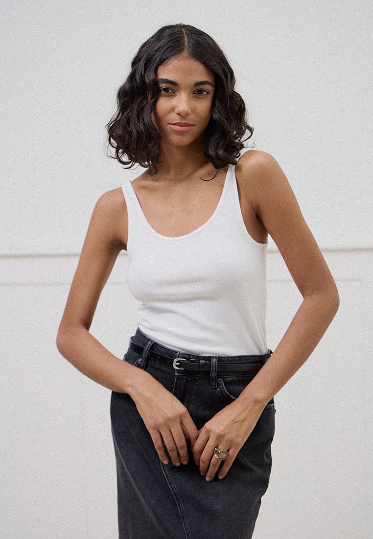 GAP Top wit