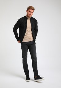 Gabbiano Vest - black