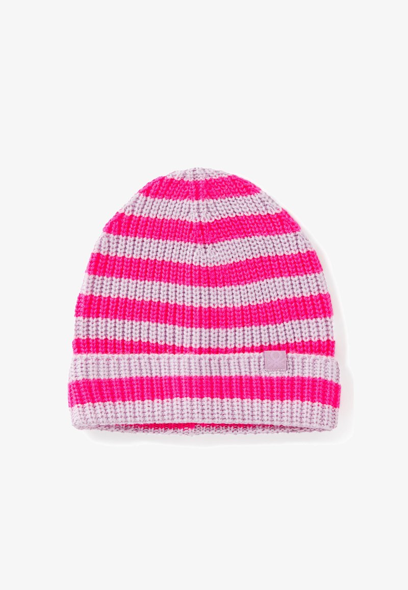 Gorra de punto con rayas alternas en rosa y gris claro. Presenta un dobladillo en la parte inferior y una pequeña etiqueta con el logotipo en el lateral. Textura suave.