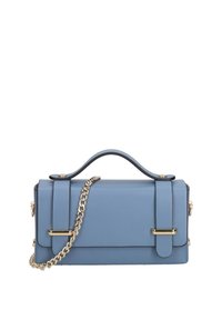 Borsa a tracolla in pelle blu con forma rettangolare, manico superiore e tracolla in catena dorata. Presenta hardware dorato e una superficie liscia.