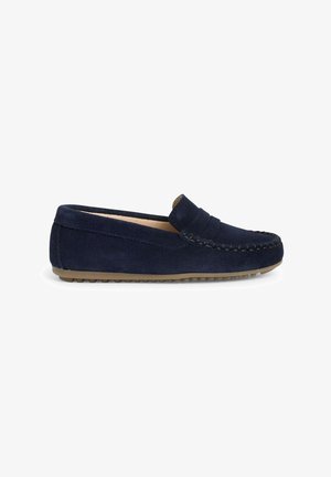 Navyblaue Wildledermokassins mit abgerundeter Zehenpartie, dekorativen Nähten und einer hellbraunen Gummisohle mit kleinen Grip-Punkten.