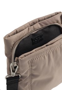 PARFOIS LAURIS szary