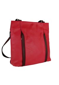 Rode leren tas met donkere bruine verticale accenten en een strak ontwerp. Heeft een schouderriem en een gestructureerde afwerking.