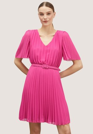 PLISSÉ CON CINTURA - Freizeitkleid - fucsia