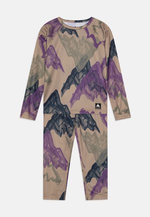 LAYER HANDMADE UNISEX SET - Apakškrekls - green