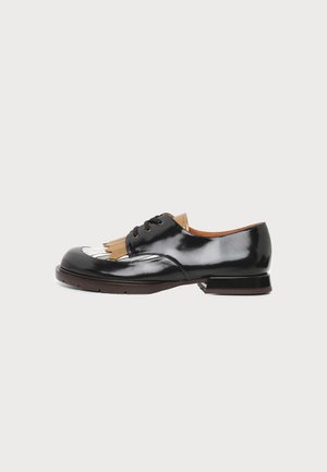 Chie Mihara, JERIPA - Chaussons - macao black/zona black/dali bronce
